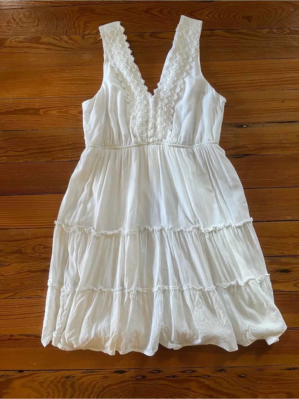 Women’s ' White Lace-Trim Tiered V-Neck Dress